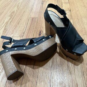 BARELY WORN- NEW Vince Camuto BLACK Platform Sandal Heels- 8W
